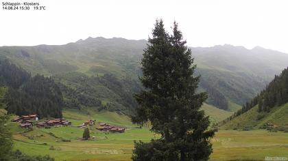 Klosters Dorf: Schlappin