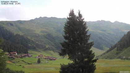 Klosters Dorf: Schlappin