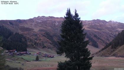 Klosters Dorf: Schlappin