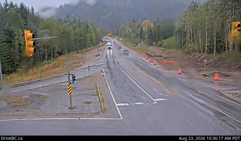 Traffic Cam Big Eddy Settlement › West: Hwy 1 at Hwy 23 in Revelstoke, looking west