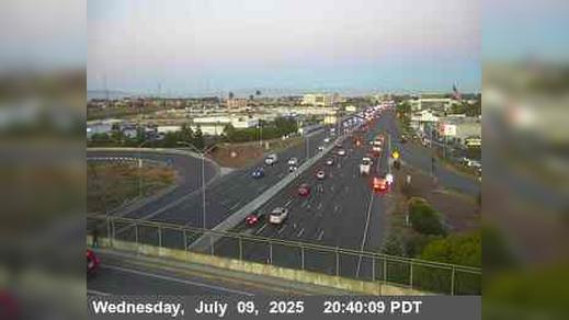 Traffic Cam Redwood City › South: TV428 -- US-101 : Whipple Avenue