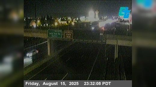 Traffic Cam Manteca › North: NB SR 99 Before Milgeo Avenue OC