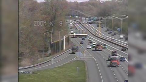 Traffic Cam Windsor: CAM - I-91 SB Exit 37 - Rt. 305 (Bloomfield Ave)