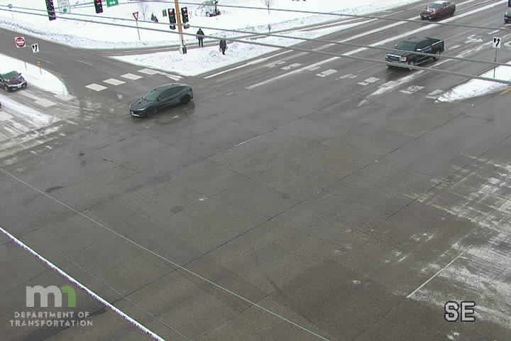 Traffic Cam Roseville: T.H.51 SB @ Co Rd B