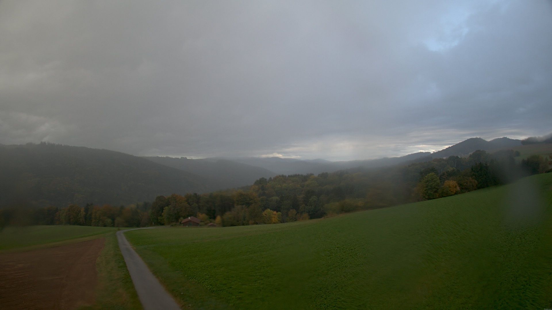 Traffic Cam Gemeinde Hollenthon: Hollenthon - Blick nach Westen