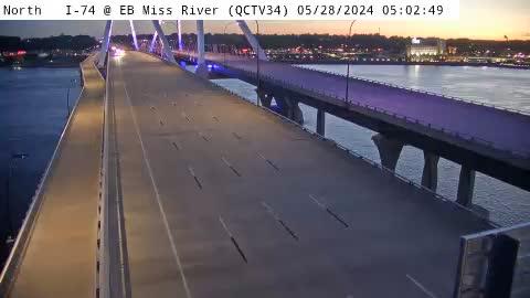 Traffic Cam Bettendorf: QC - I-74 @ EB Miss River (34)