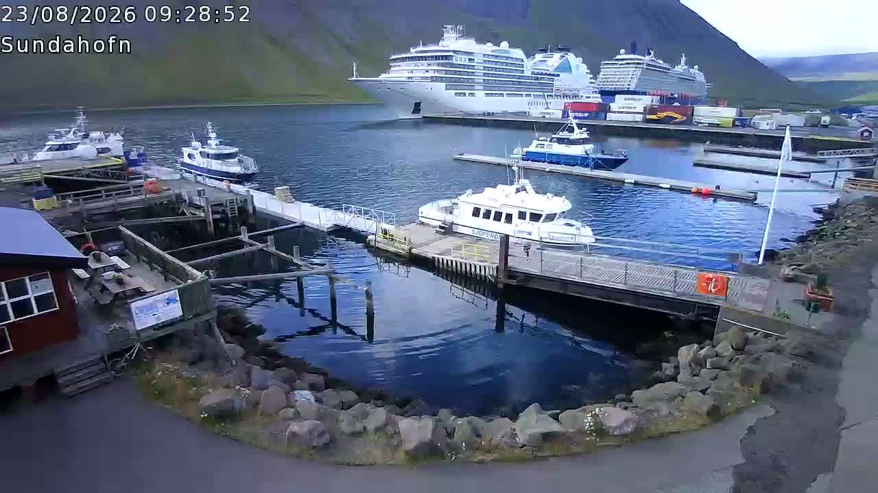 Traffic Cam Isafjorur › South: Ísafjörður