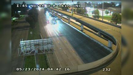Traffic Cam North Houston District › South: I-45 North @ Rankin (N)