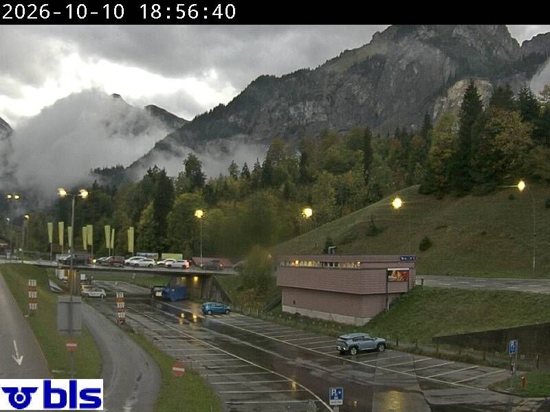 Kandersteg › Süden: Autoverlad Lötschberg