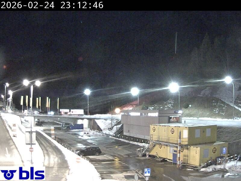 Kandersteg › Süden: Autoverlad Lötschberg