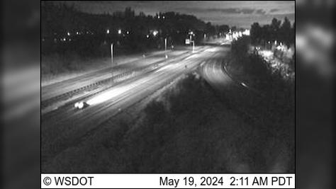 Traffic Cam Christopher: SR 167 at MP 15.8: 15th St NW