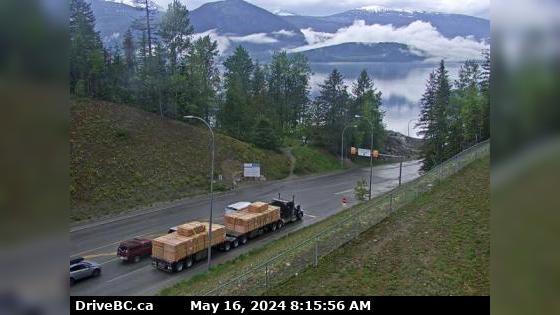 Traffic Cam Columbia-Shuswap Regional District › North: Hwy 23, near the Upper Arrow Lake ferry landing at Galena Bay, looking at front of lineup