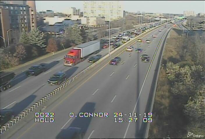 Traffic Cam (Old) Ottawa: HWY 417 NEAR O'CONNOR STREET