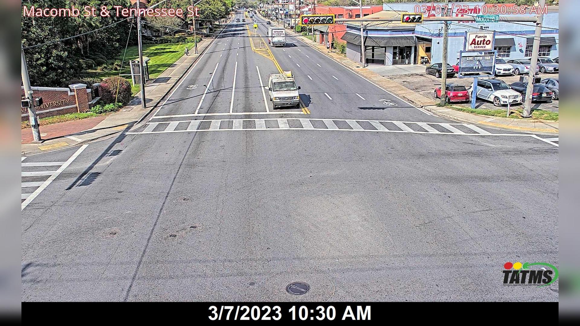 Traffic Cam Tallahassee: Macomb St at Tennessee St