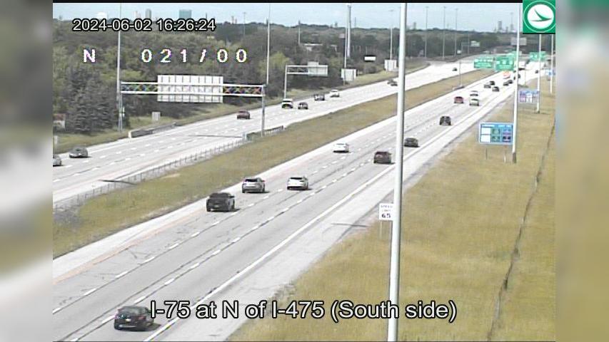 Traffic Cam Maumee: I-75 at N of I-475 (South side)