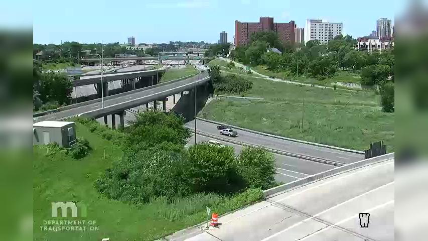 Traffic Cam Midtown Phillips: I-35W NB @ Hiawatha Ave
