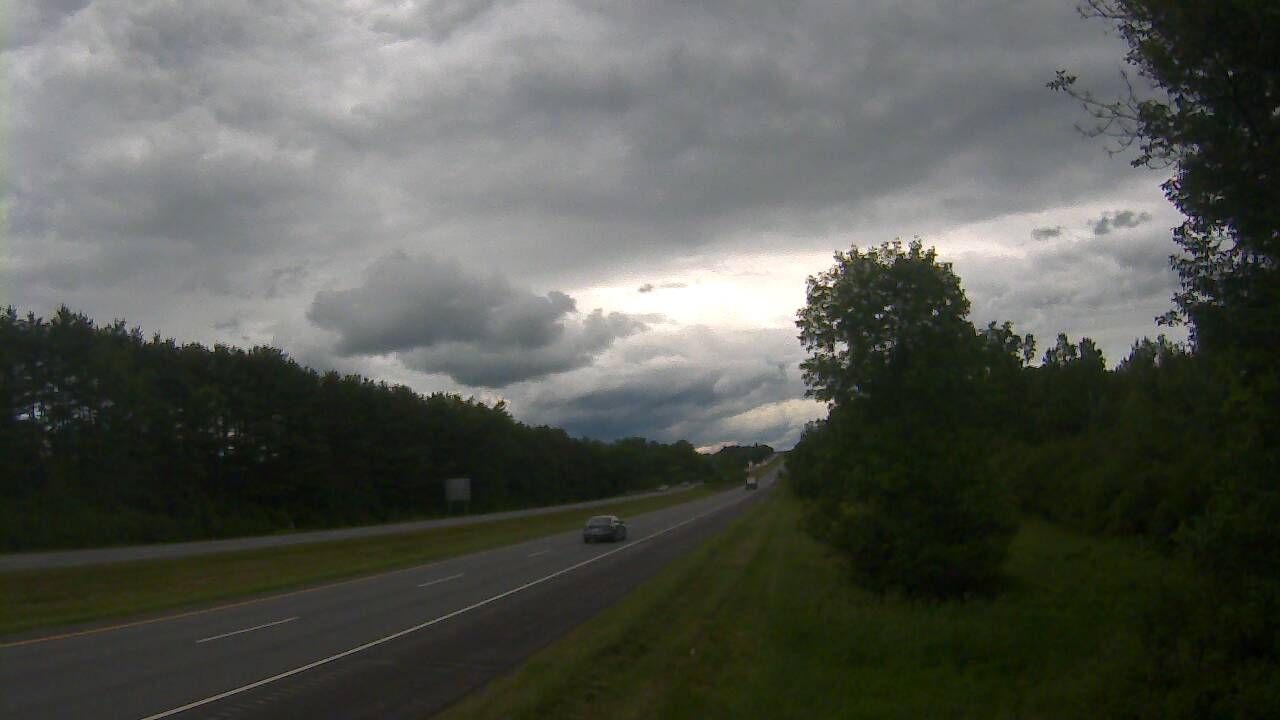 Traffic Cam Newport › North: I-95 Mile 157 NB
