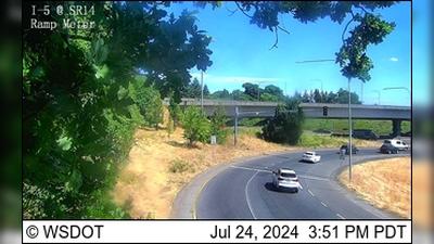 Traffic Cam Officers Row › South: I-5 at MP 0.44: SR14 - Way Ramp Meter