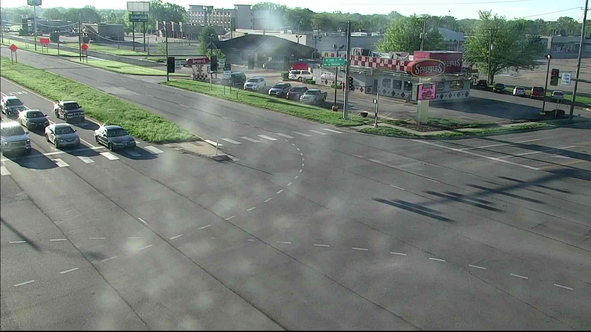 Traffic Cam Topeka: US-24 at Rochester Rd