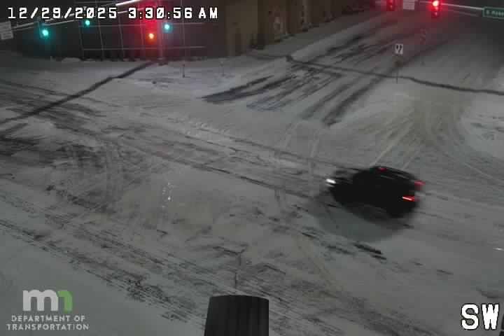 Traffic Cam West St. Paul: MN 3: Robert St NB @ Wentworth Ave