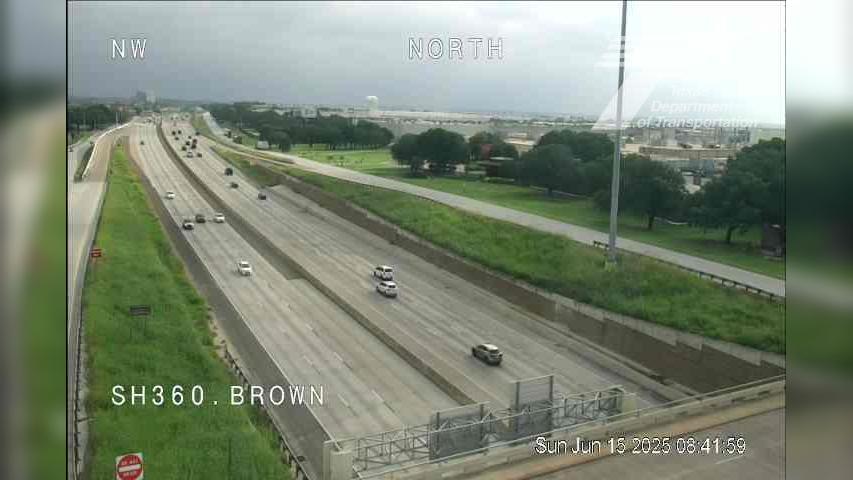 Traffic Cam Arlington › North: SH 360 @ Brown