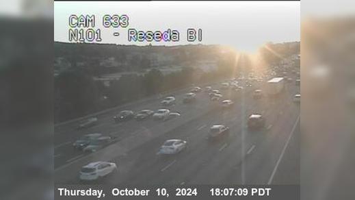 Traffic Cam Tarzana Safari Walk › North: US-101 : (633) Reseda Blvd