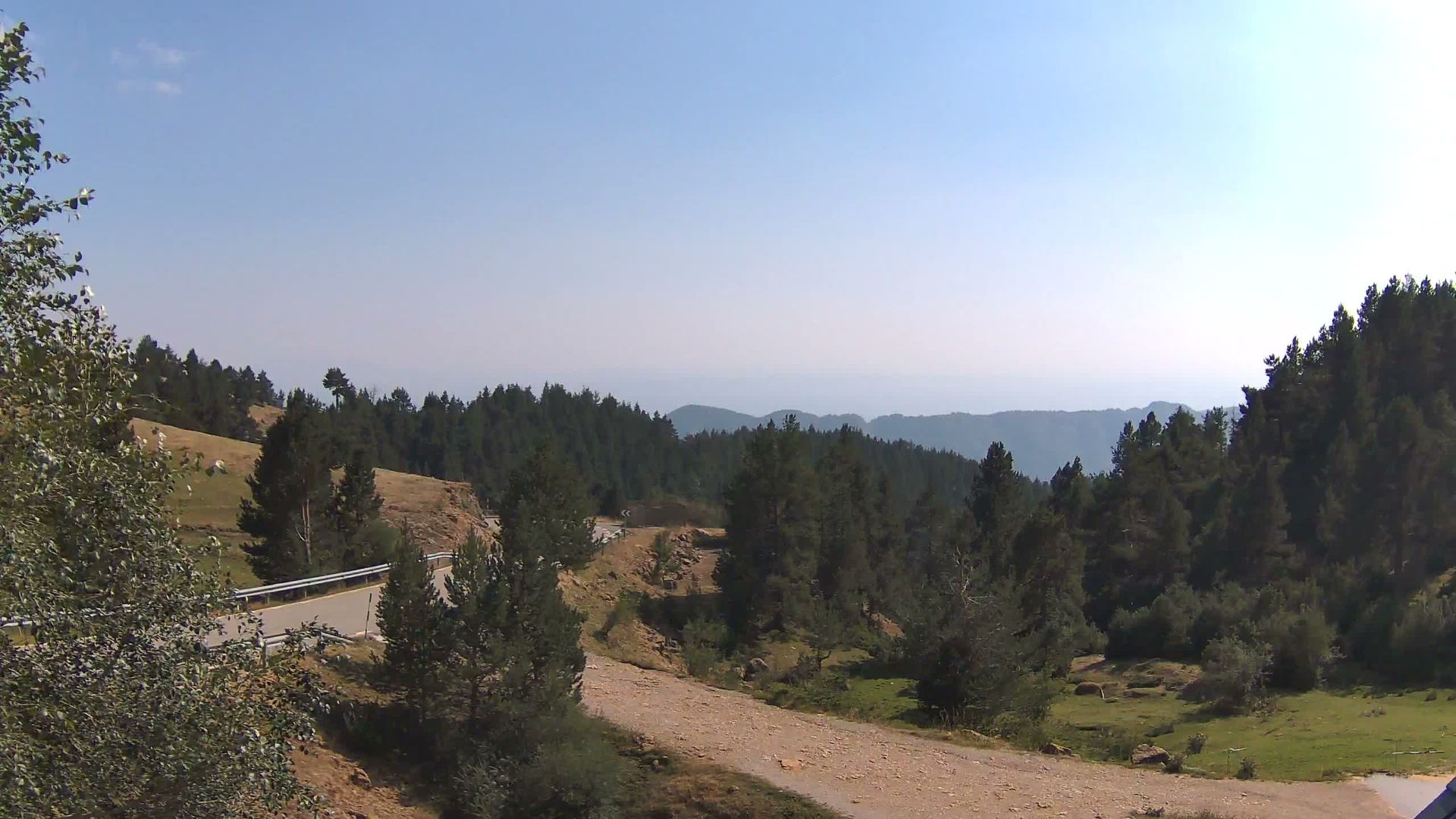 Traffic Cam Castellar del Riu › South: Xalet - Refugi de Rasos de Peguera