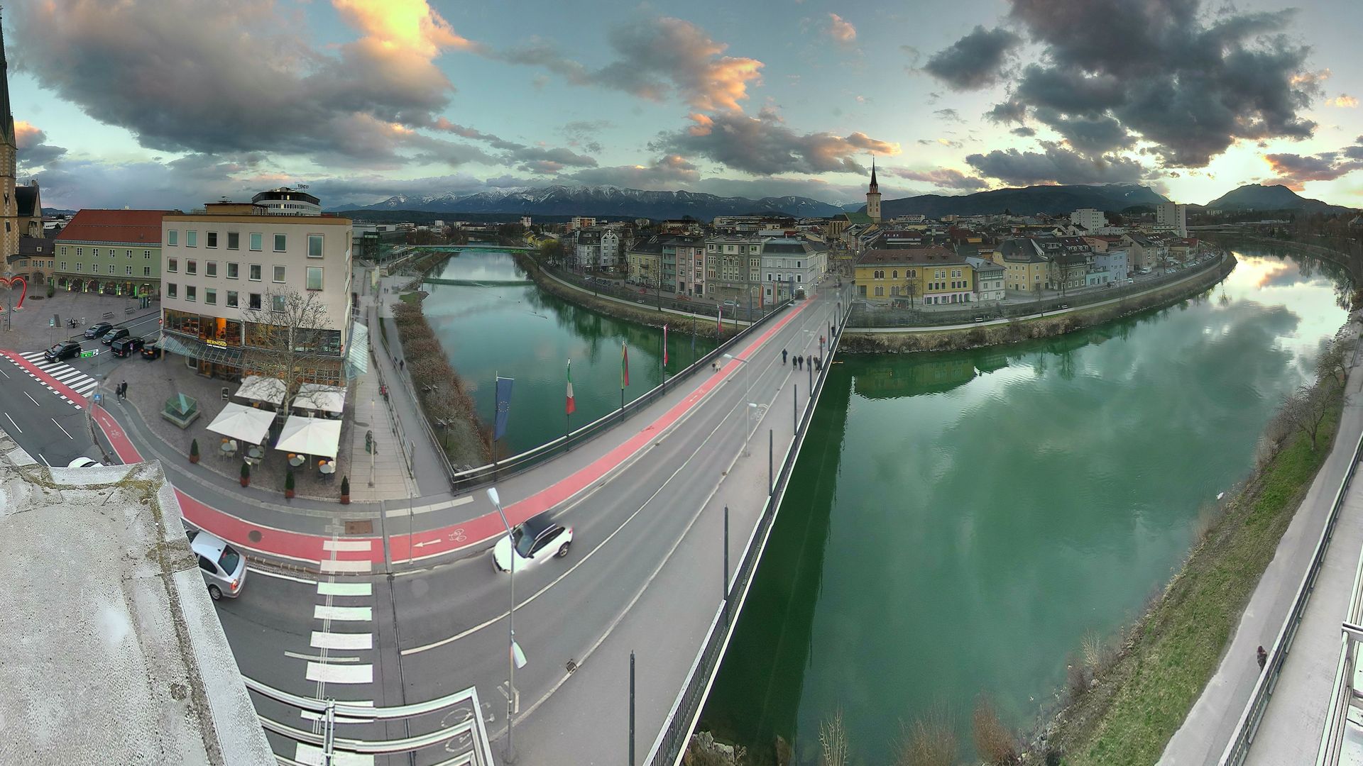 Traffic Cam Velden am Worther See: Stadtbrücke Villach