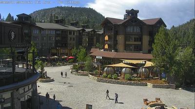 Mammoth Lakes: Mammoth moutain ski resort Village Cam