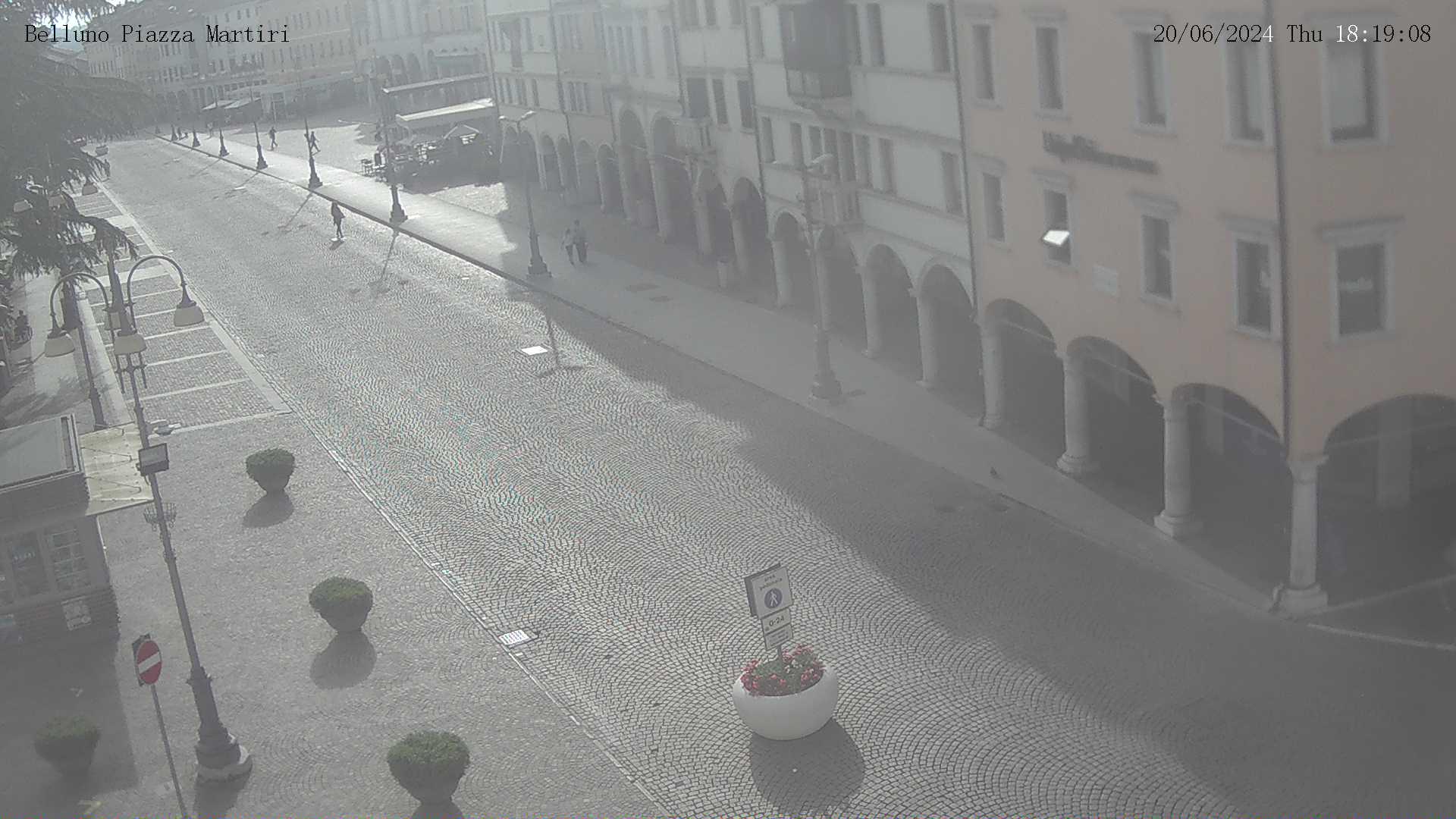 Webcam Belluno, Piazza dei Martiri - Comune di Belluno