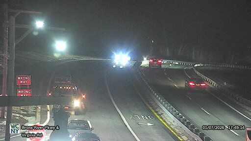 Traffic Cam Yonkers › South: Bronx River Parkway at Virginia Road