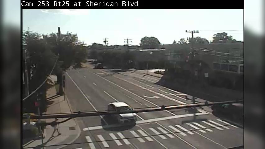 Traffic Cam East Williston: NY 25 Eastbound at Sheridan Blvd