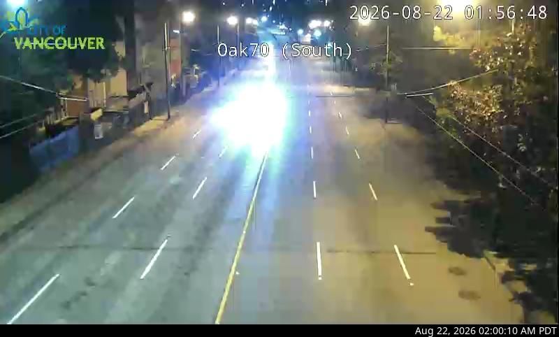 Traffic Cam Marpole › South: Oak Street at 70th Avenue, north approach to Oak Street Bridge, looking south to the bridge