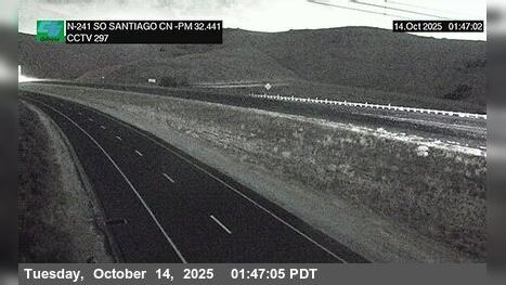 Traffic Cam Orchard Hills › North: SR-241 : 230 Meters South of Santiago Canyon Road Overcross