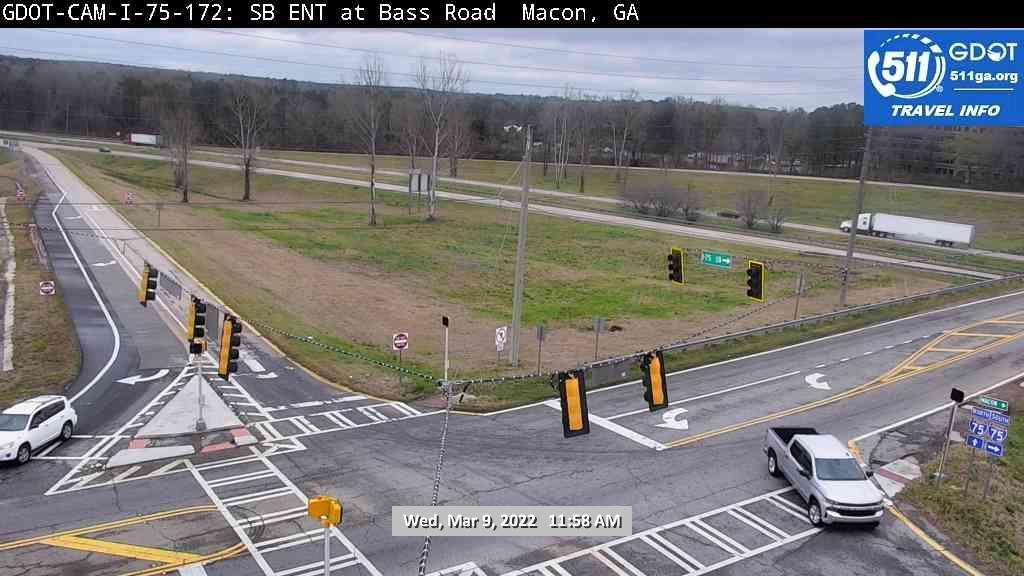 Traffic Cam Macon: GDOT-CAM I-75 SB at Bass Road