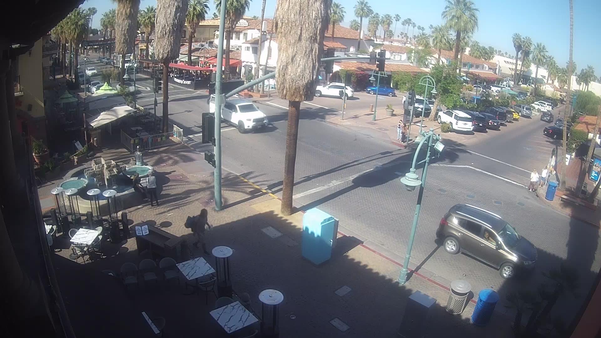 Traffic Cam Palm Springs › East: Downtown Palm Springs