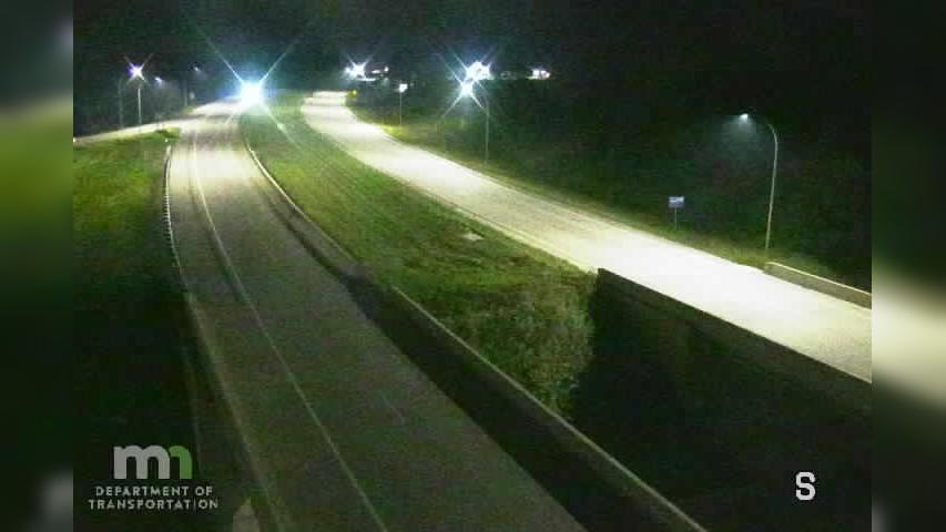 Traffic Cam Zumbrota: US 52: T.H.52 NB @ T.H.60 EB (MP 75.9)