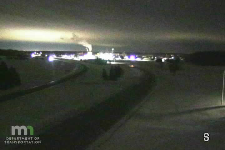 Traffic Cam Pine Island: US 52: T.H.52 SB N of Main St (MP 72.5)