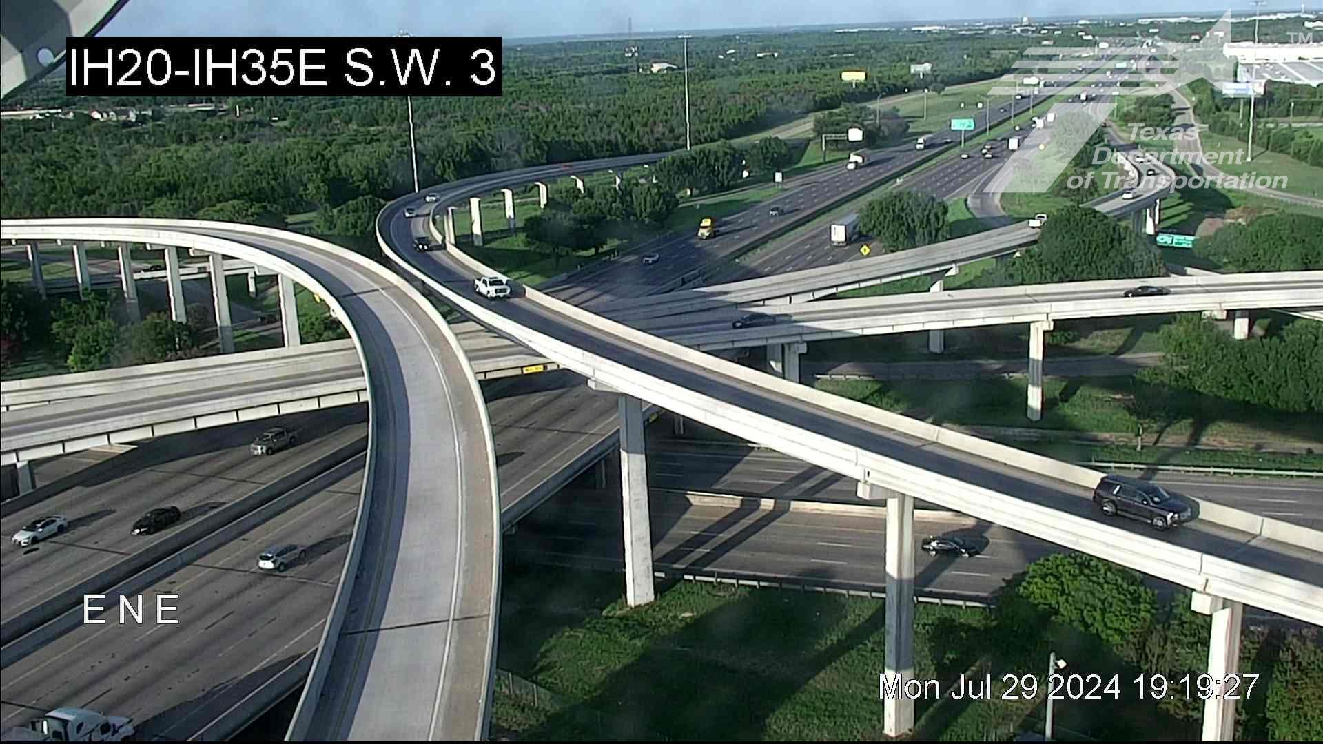 Traffic Cam Dallas › East: I-20 @ I-35E S.W.