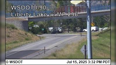 Liberty Lake: Traffic & Landscape View