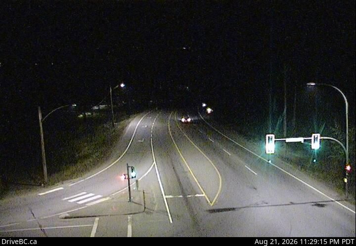 Traffic Cam Whistler Resort Municipality › South: Hwy 99, in Whistler at Village Gate Blvd, looking south