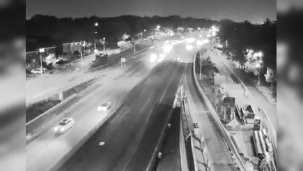 Traffic Cam New York › West: I-495 at 220th Street