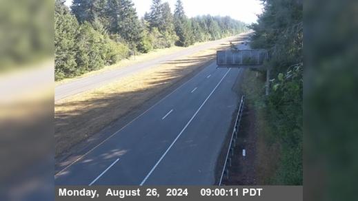 Traffic Cam Crescent City › North: US-101 : South Of US-199 - Looking North (C014)