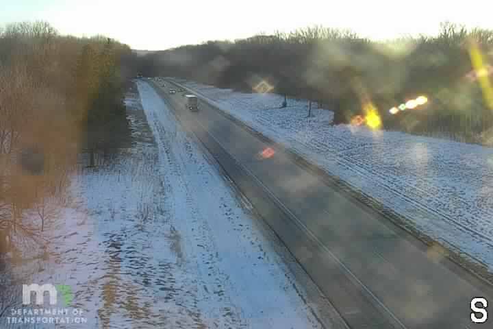 Traffic Cam Comus: I-35 NB (MP 63.2)