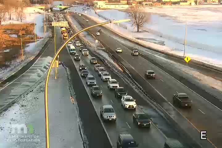 Traffic Cam Wenonah: T.H.62 WB @ 28th Ave