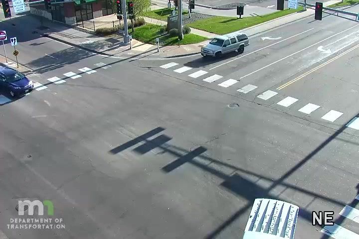 Traffic Cam West St. Paul: Robert St SB @ Thompson Ave