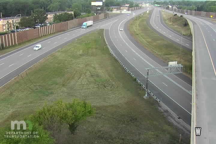 Traffic Cam Vadnais Heights: I-35E: I-694 WB @ Labore Rd