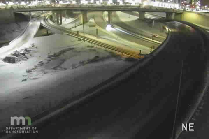 Traffic Cam St. Paul: I-94: I-94 EB @ John Ireland Blvd