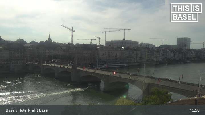 Basel: Martinskirche - Peterskirche - Middle Bridge, Basel - Basel Minster - Pfalz - Universität Basel - Spalentor - Rhine Promenade - Wettsteinbrücke