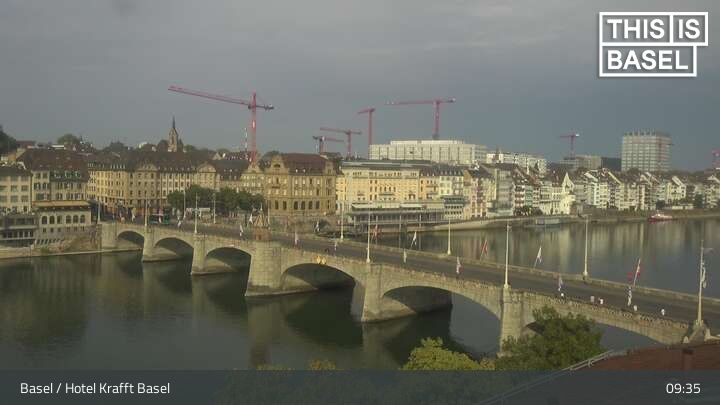 Basel: Martinskirche - Peterskirche - Middle Bridge, Basel - Basel Minster - Pfalz - Universität Basel - Spalentor - Rhine Promenade - Wettsteinbrücke